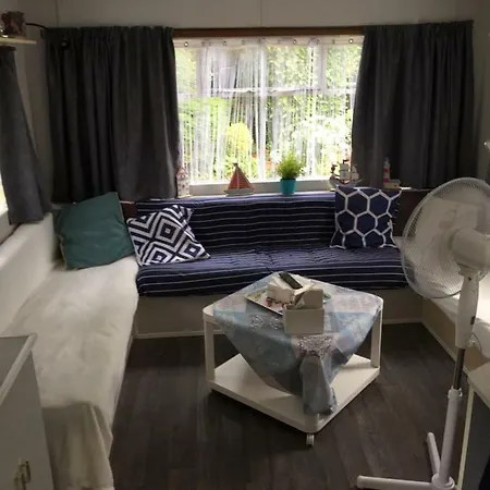 Mobil-home Confortable Le Chateau אתר קמפינג