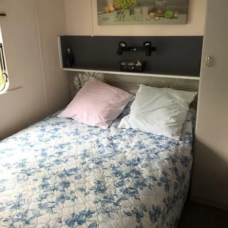אתר קמפינג Mobil-home Confortable Le Chateau *